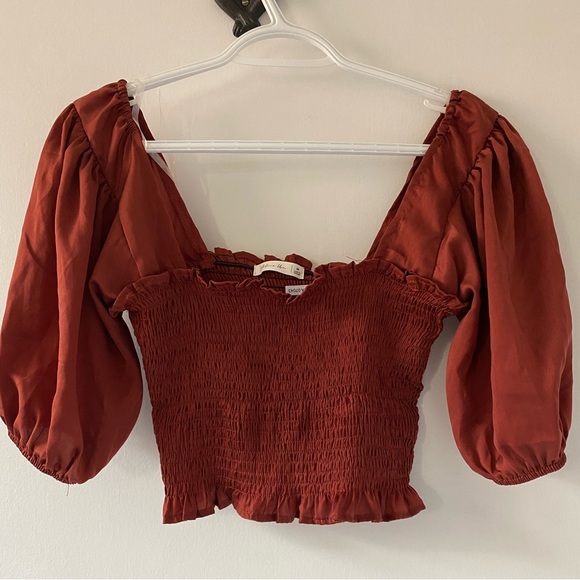 Active Usa Wide Shoulder Crop top Size Medium - Picture 2 of 6